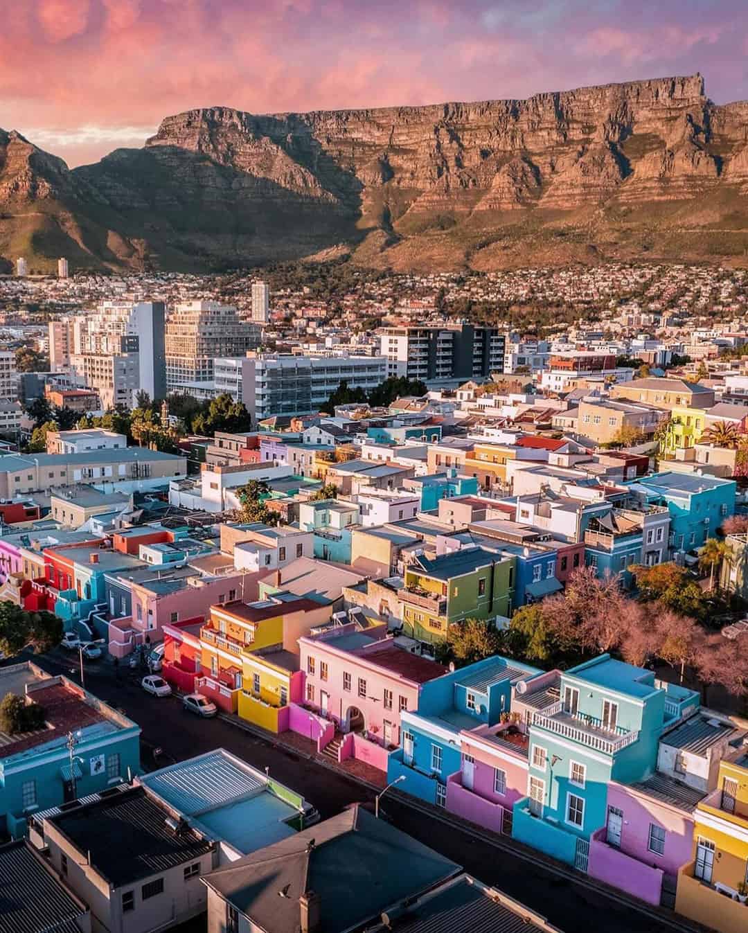 Getting around cape town - view of the city streets